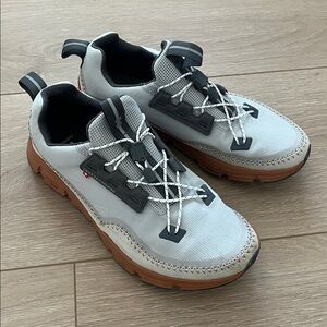 On Cloudaway Womens Size 9.5 Trail Running Shoes Sneakers Glacier Pecan